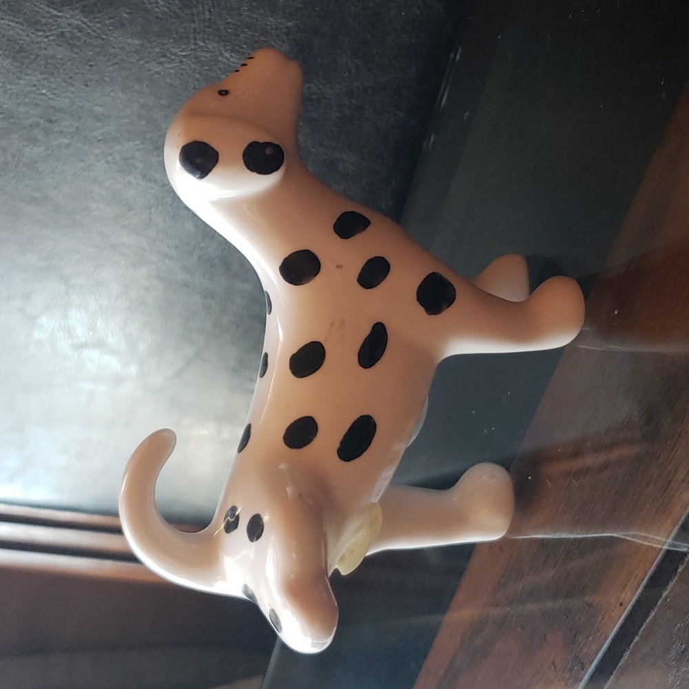 Pee Dalmation puppy salt or pepper shaker. - Picture 3 of 15
